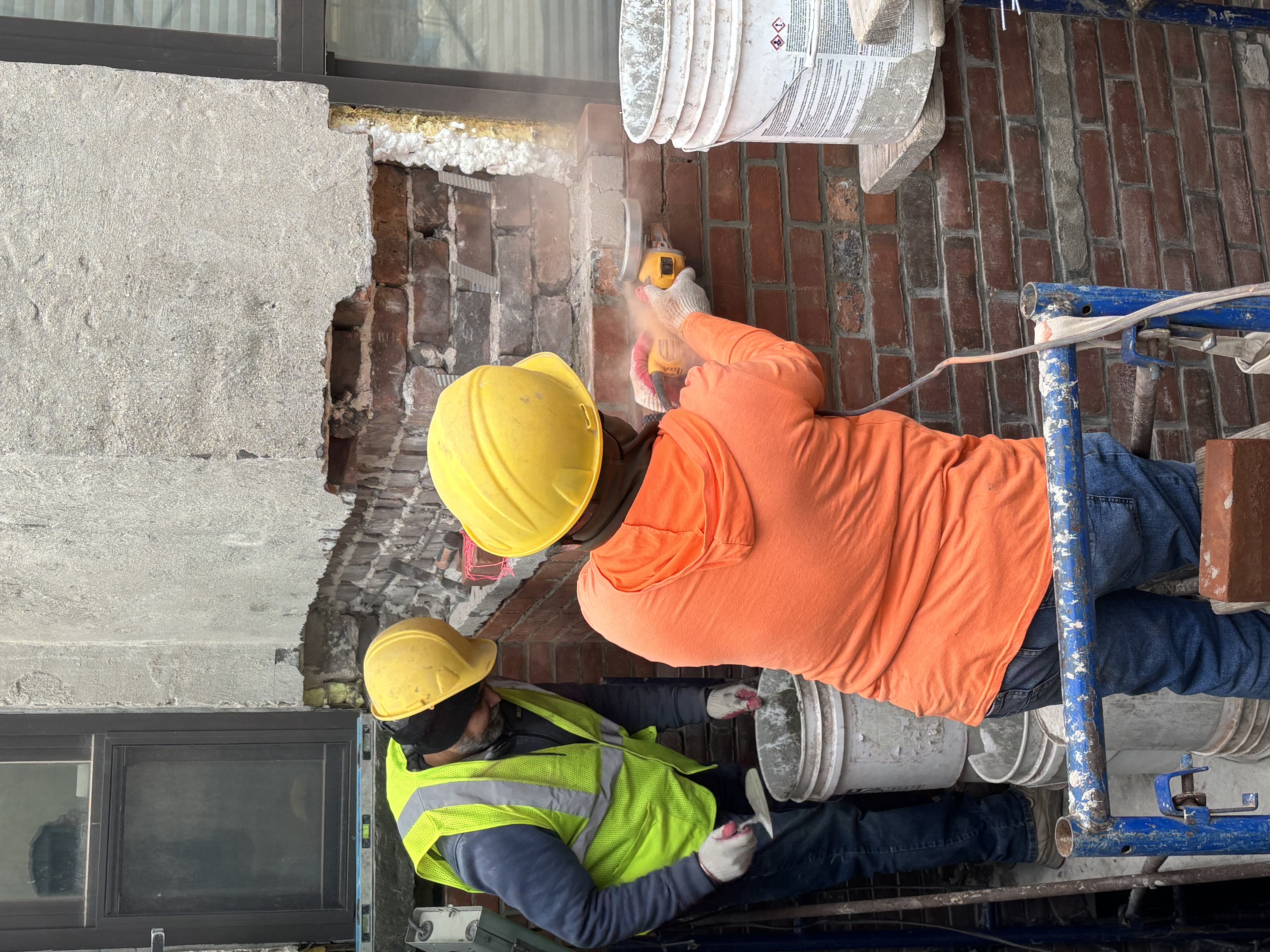 Steam cleaning restoration of brick masonry